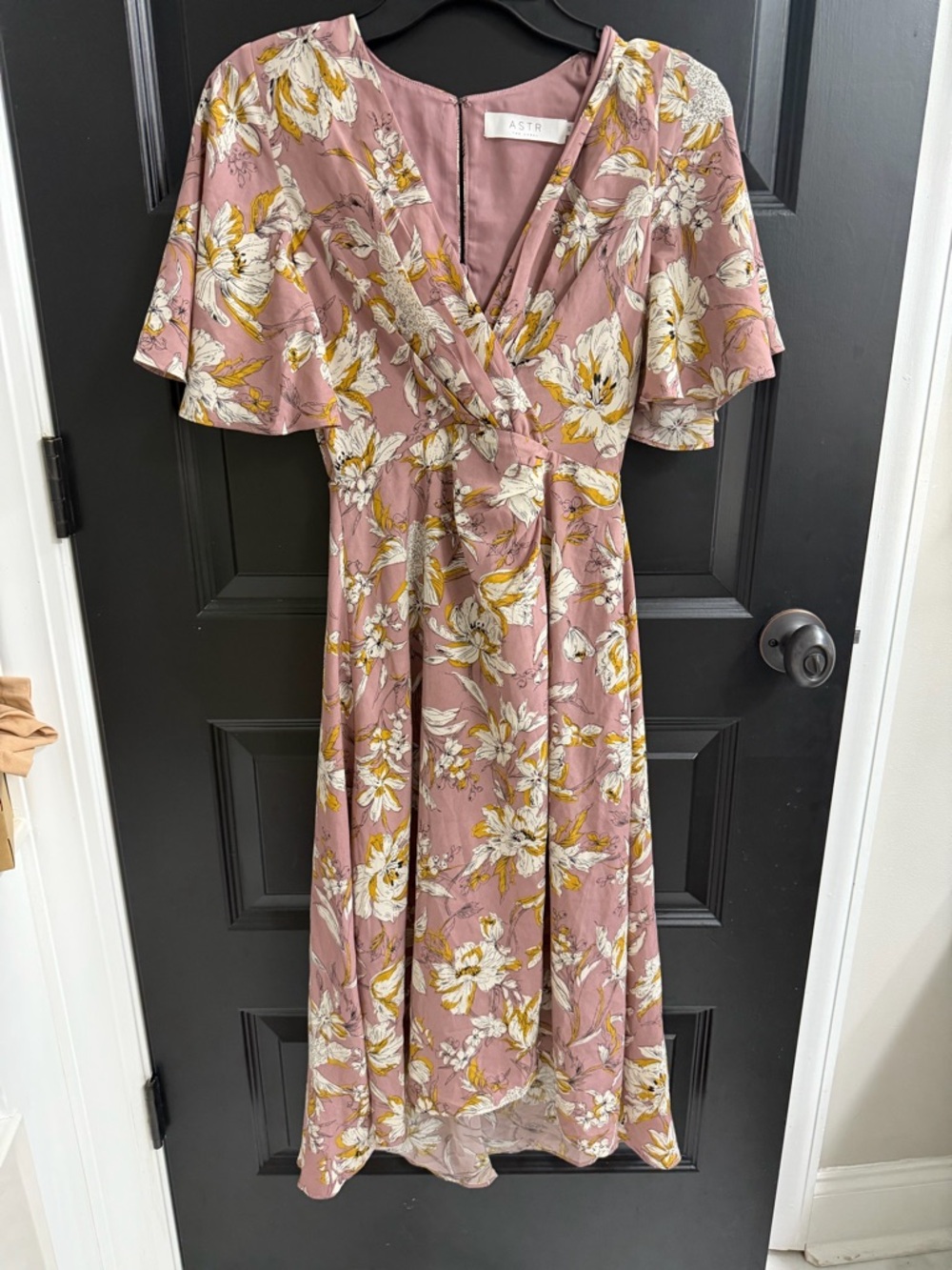 ASTR The Label Pink Floral Wrap Midi Dress XS Flutter Sleeve